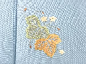 アンティーク　蔦に梅・松葉模様刺繍一つ紋着物